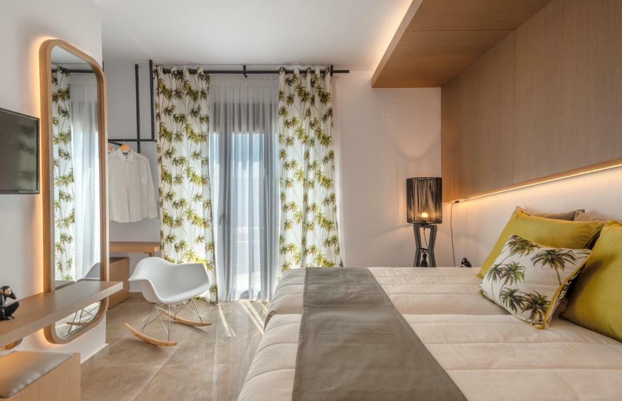 Ivoni Villa, An Iconic Summer Retreat, By Thinkvilla Perama  Exteriör bild